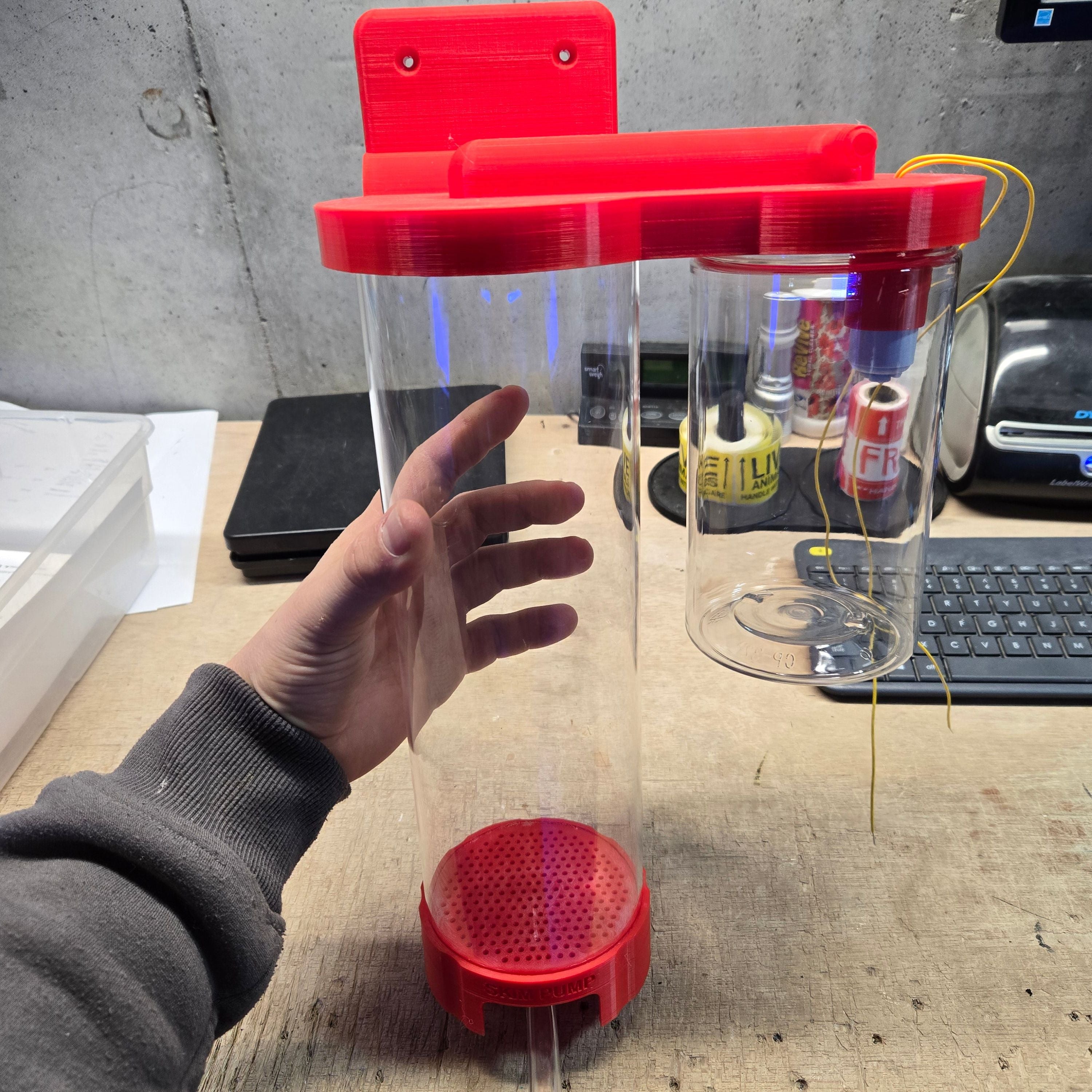 Hex CO2 Scrubber Mini Hanging Wall Mount V2