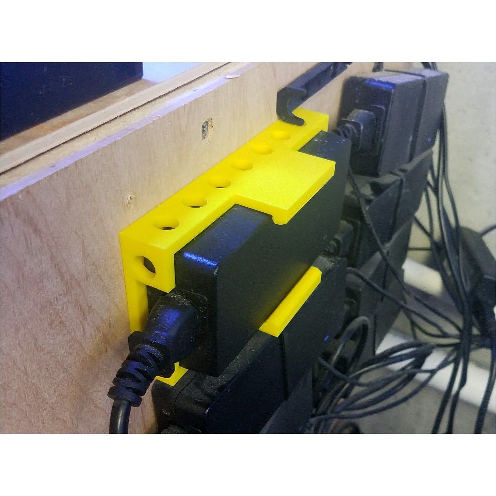 Radion XR15 Gen 4 Power Supply Bracket